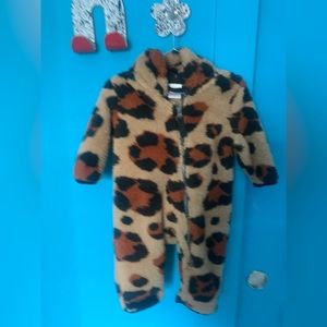 Hannah Anderson leopard fleece onesie, 6-12 months